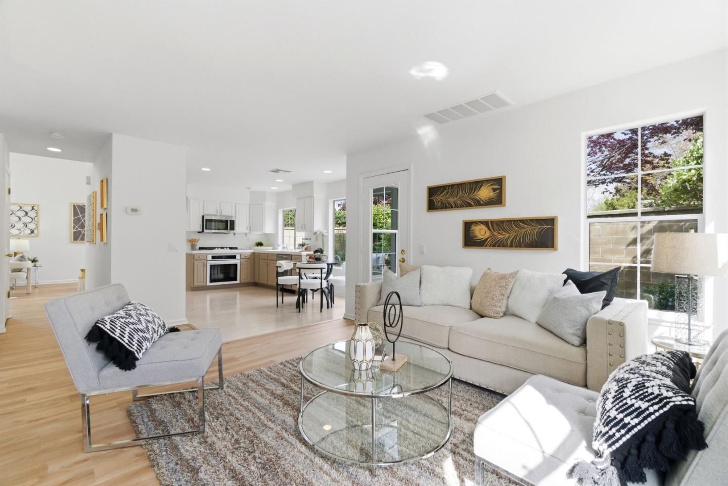 Detail Gallery Image 14 of 34 For 301 Saint Martin Dr, Redwood City,  CA 94065 - 3 Beds | 2/1 Baths