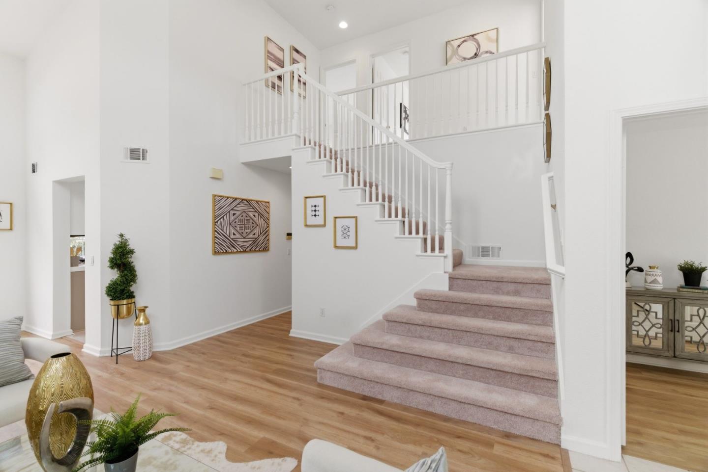 Detail Gallery Image 16 of 34 For 301 Saint Martin Dr, Redwood City,  CA 94065 - 3 Beds | 2/1 Baths