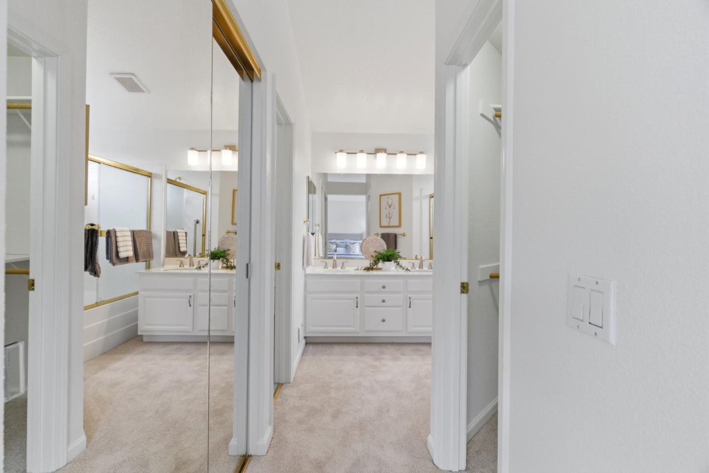 Detail Gallery Image 21 of 34 For 301 Saint Martin Dr, Redwood City,  CA 94065 - 3 Beds | 2/1 Baths