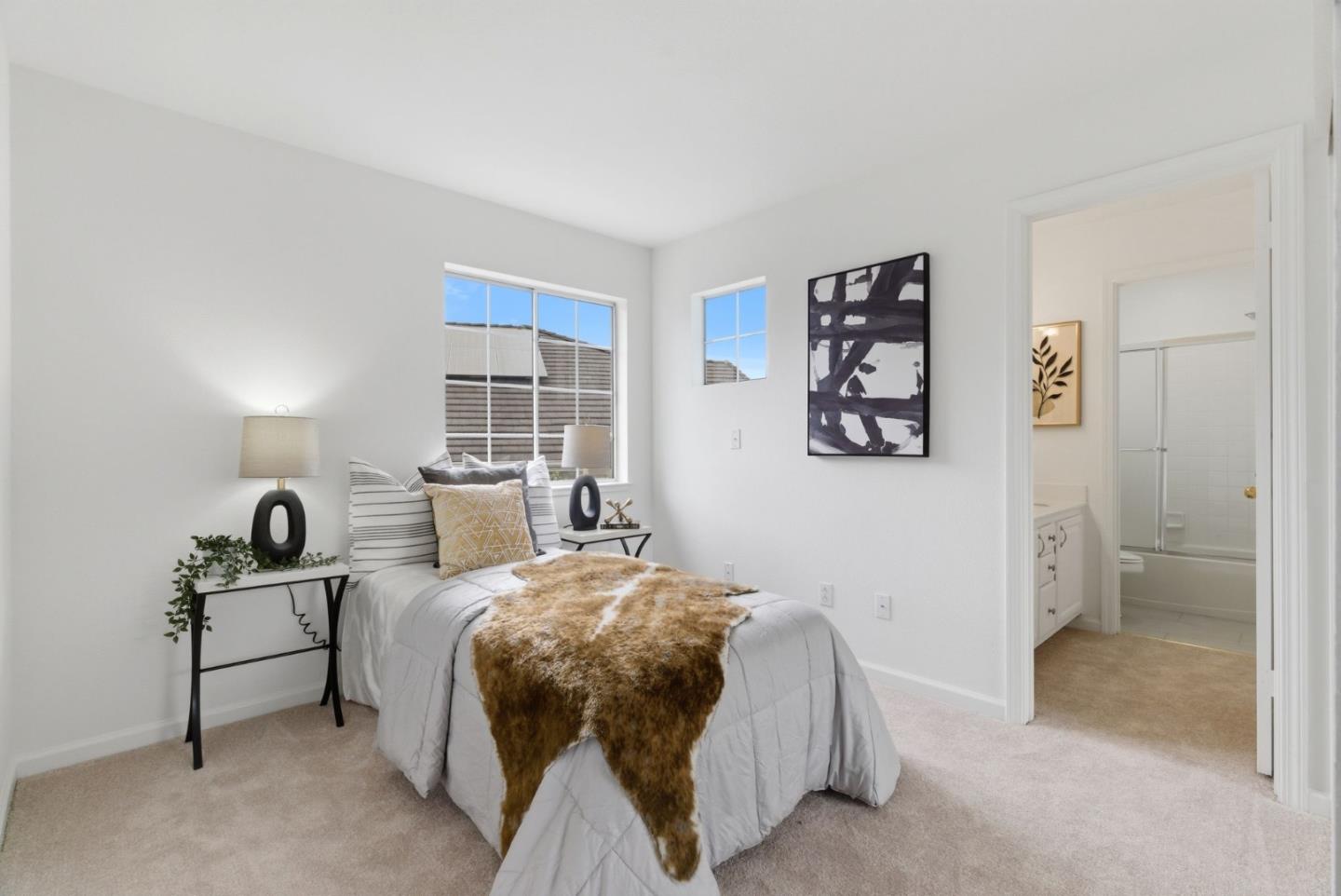 Detail Gallery Image 24 of 34 For 301 Saint Martin Dr, Redwood City,  CA 94065 - 3 Beds | 2/1 Baths