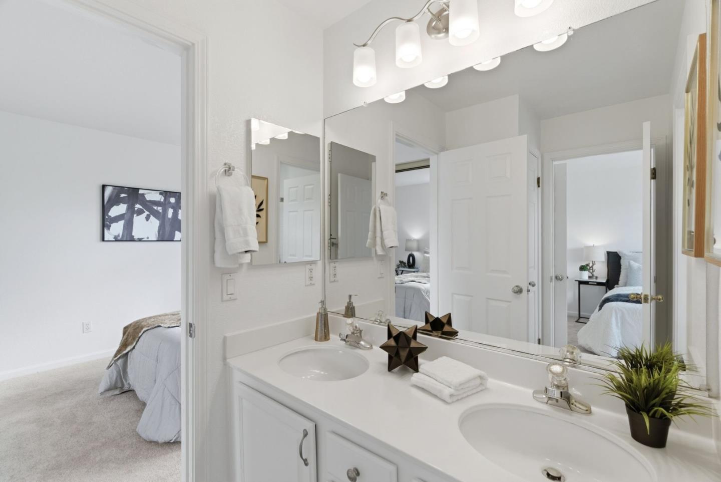 Detail Gallery Image 26 of 34 For 301 Saint Martin Dr, Redwood City,  CA 94065 - 3 Beds | 2/1 Baths