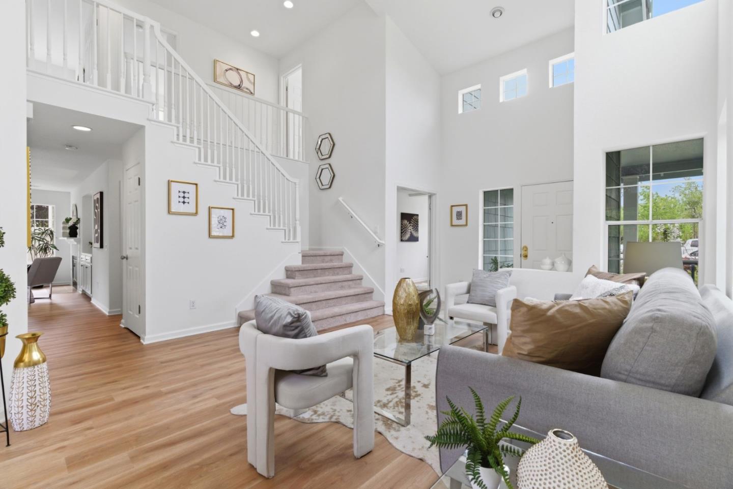 Detail Gallery Image 3 of 34 For 301 Saint Martin Dr, Redwood City,  CA 94065 - 3 Beds | 2/1 Baths