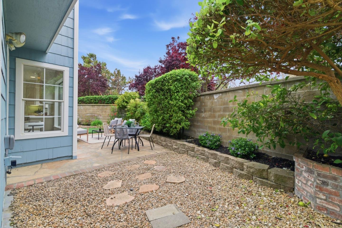 Detail Gallery Image 30 of 34 For 301 Saint Martin Dr, Redwood City,  CA 94065 - 3 Beds | 2/1 Baths