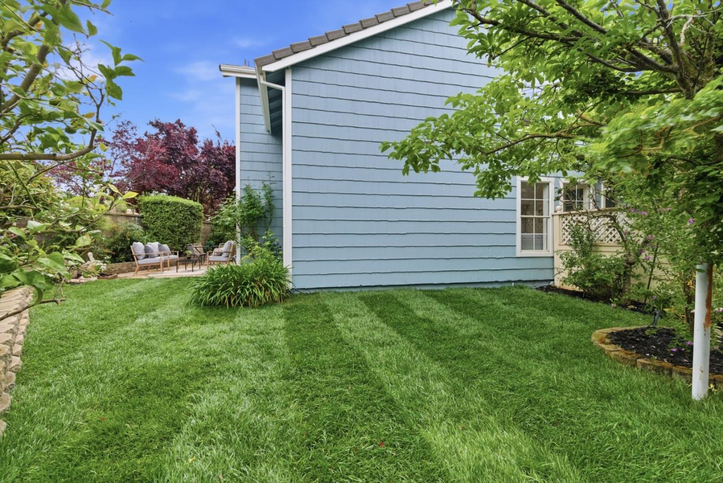 Detail Gallery Image 33 of 34 For 301 Saint Martin Dr, Redwood City,  CA 94065 - 3 Beds | 2/1 Baths