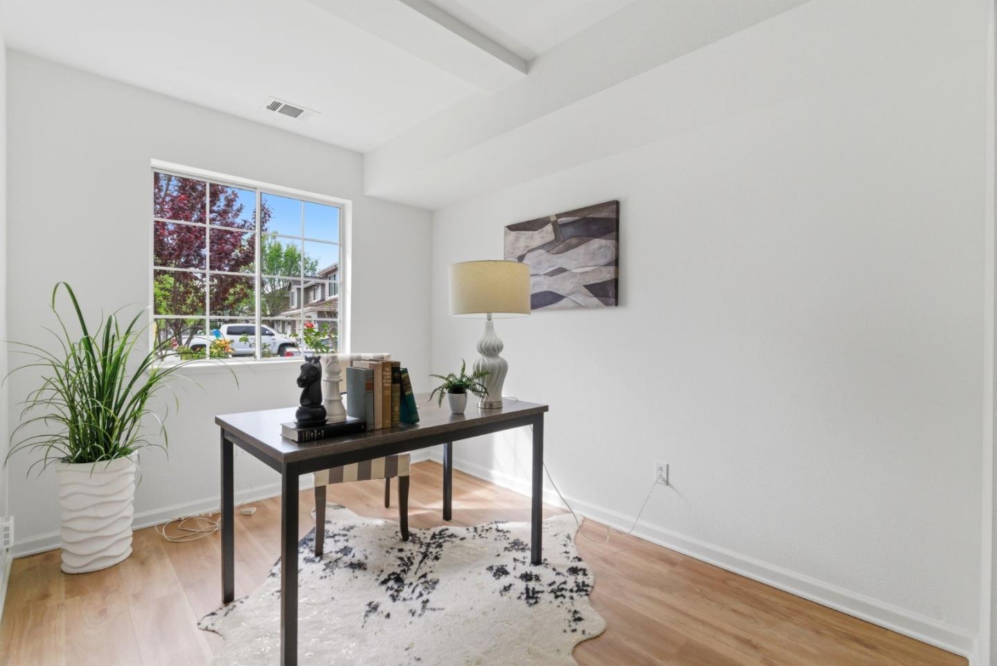 Detail Gallery Image 7 of 34 For 301 Saint Martin Dr, Redwood City,  CA 94065 - 3 Beds | 2/1 Baths