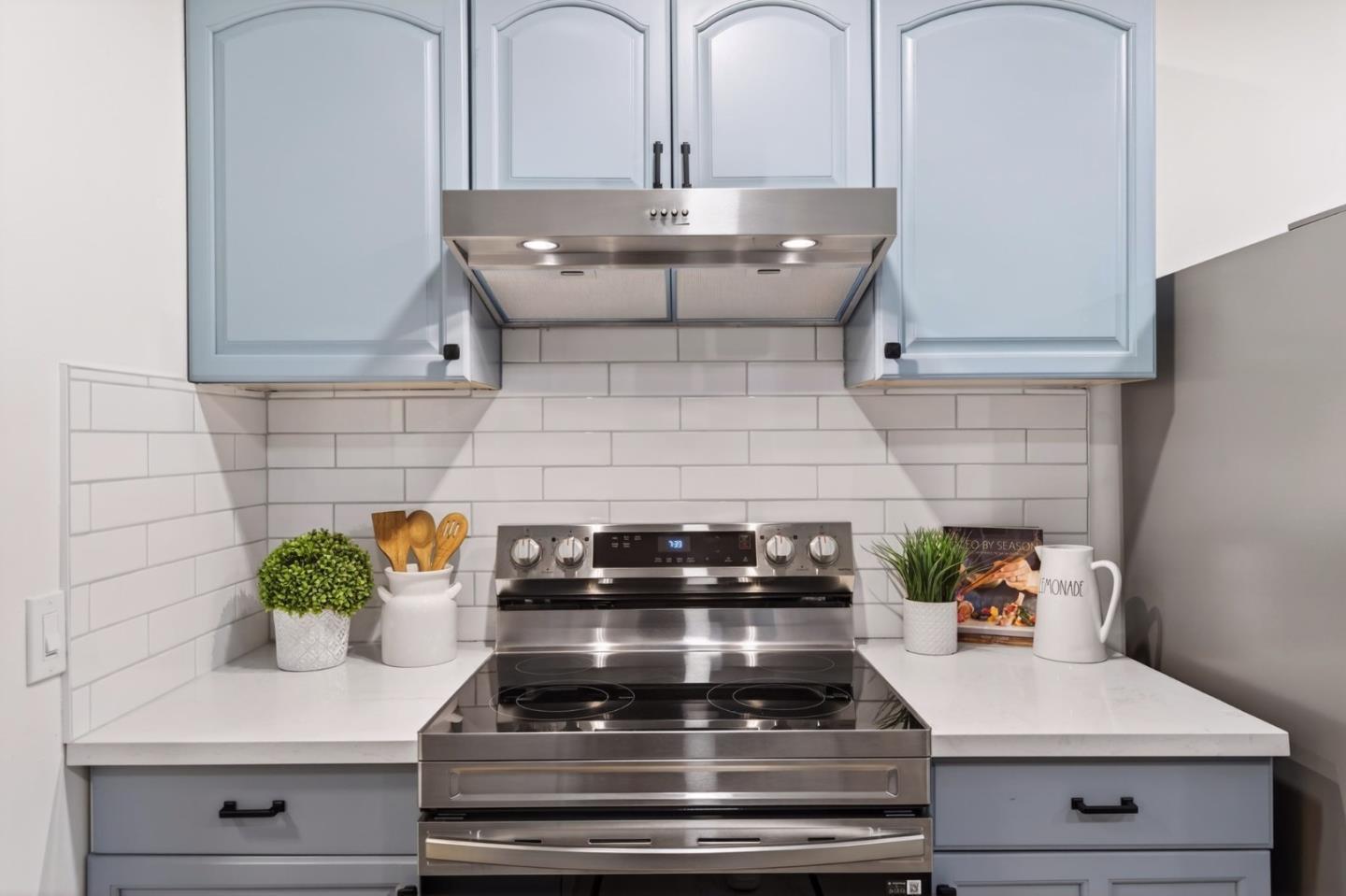 Detail Gallery Image 12 of 49 For 1579 Branham Ln, San Jose,  CA 95118 - 4 Beds | 4 Baths