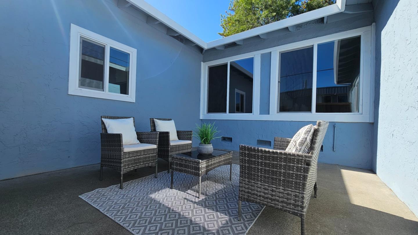 Detail Gallery Image 5 of 49 For 1579 Branham Ln, San Jose,  CA 95118 - 4 Beds | 4 Baths