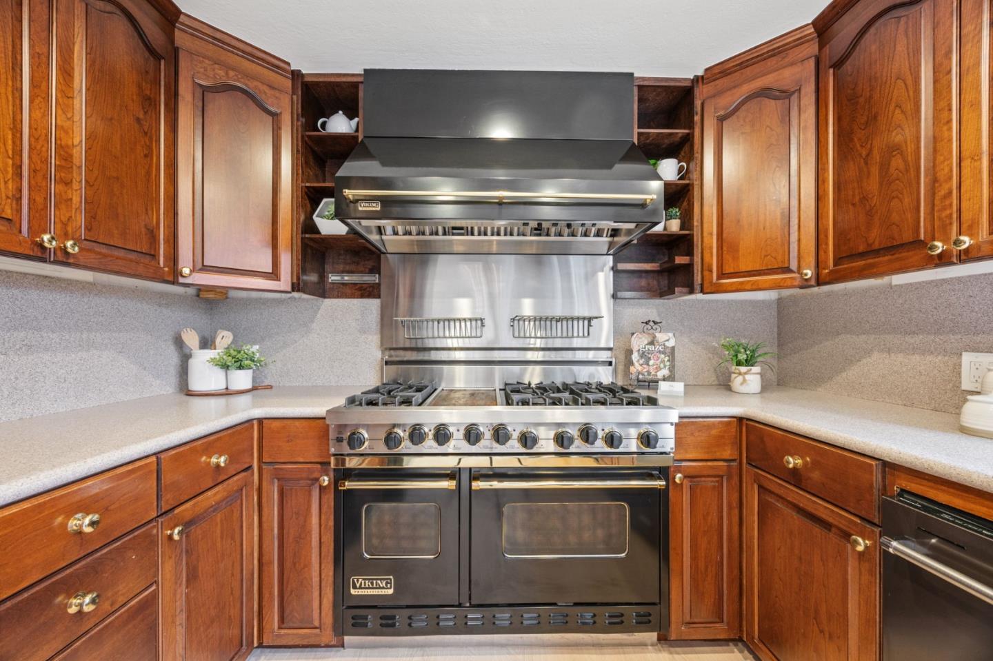 Detail Gallery Image 16 of 44 For 230 Duck Ct, Foster City,  CA 94404 - 5 Beds | 3 Baths