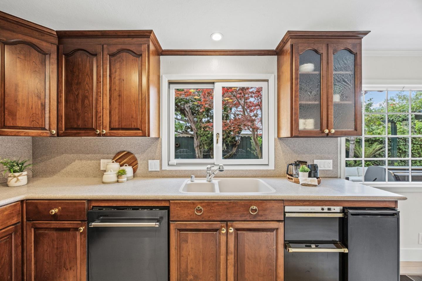 Detail Gallery Image 17 of 44 For 230 Duck Ct, Foster City,  CA 94404 - 5 Beds | 3 Baths