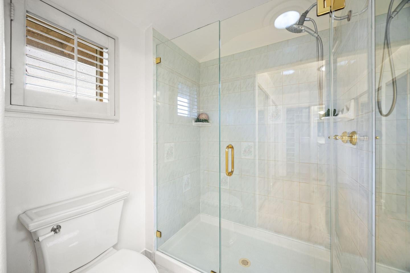 Detail Gallery Image 32 of 44 For 230 Duck Ct, Foster City,  CA 94404 - 5 Beds | 3 Baths