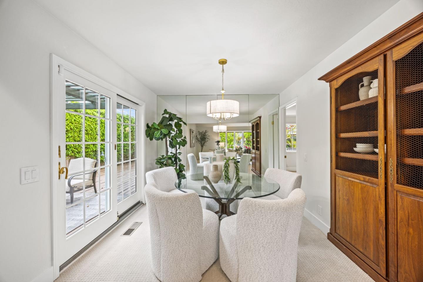 Detail Gallery Image 8 of 44 For 230 Duck Ct, Foster City,  CA 94404 - 5 Beds | 3 Baths