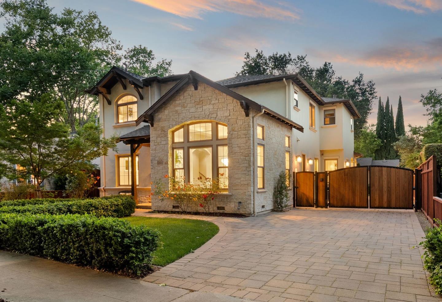 Detail Gallery Image 3 of 87 For 999 Franquette Ave, San Jose,  CA 95125 - 6 Beds | 5/1 Baths