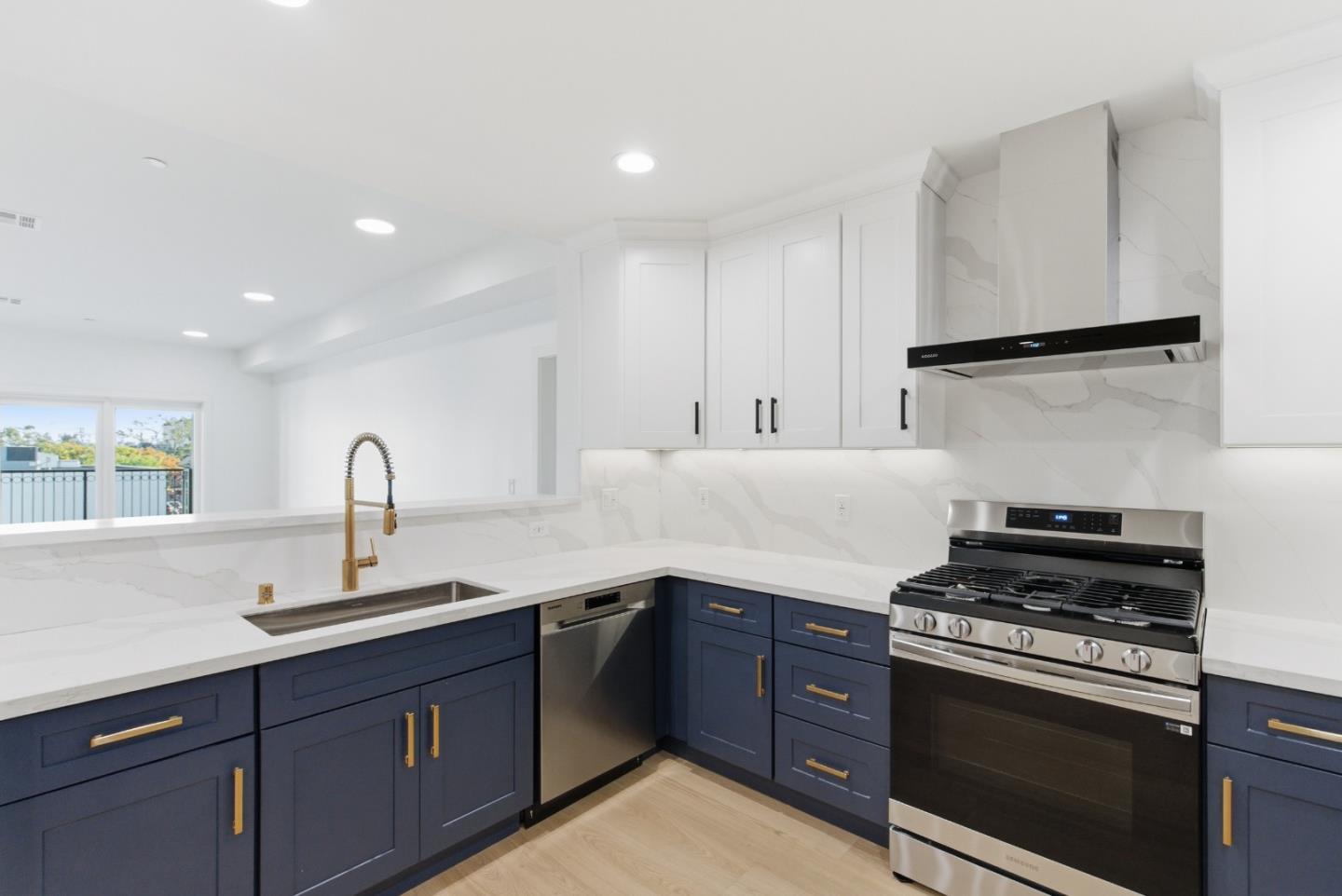 Detail Gallery Image 13 of 40 For 560 El Camino Real #207,  San Carlos,  CA 94070 - 2 Beds | 2/1 Baths