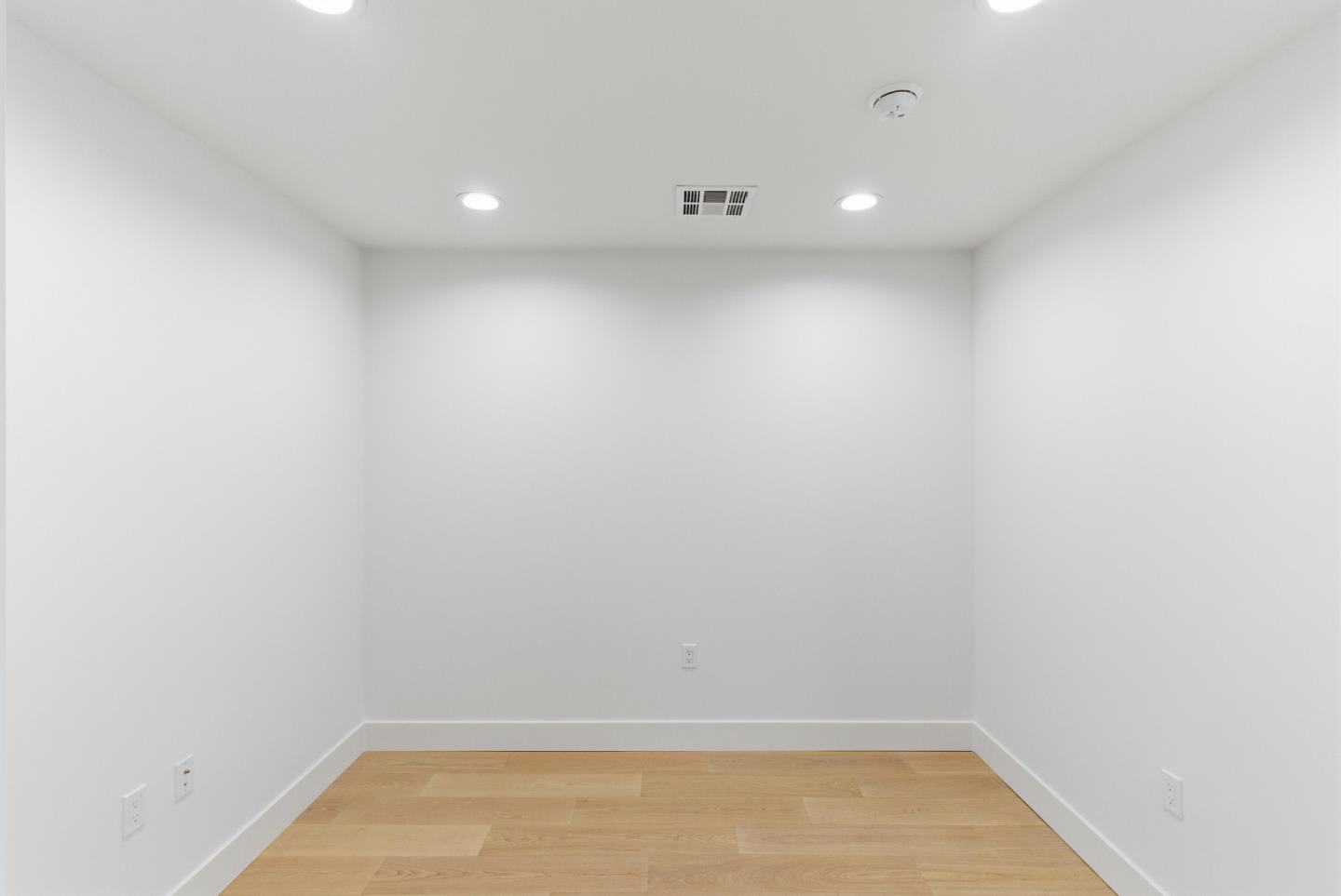 Detail Gallery Image 16 of 40 For 560 El Camino Real #207,  San Carlos,  CA 94070 - 2 Beds | 2/1 Baths