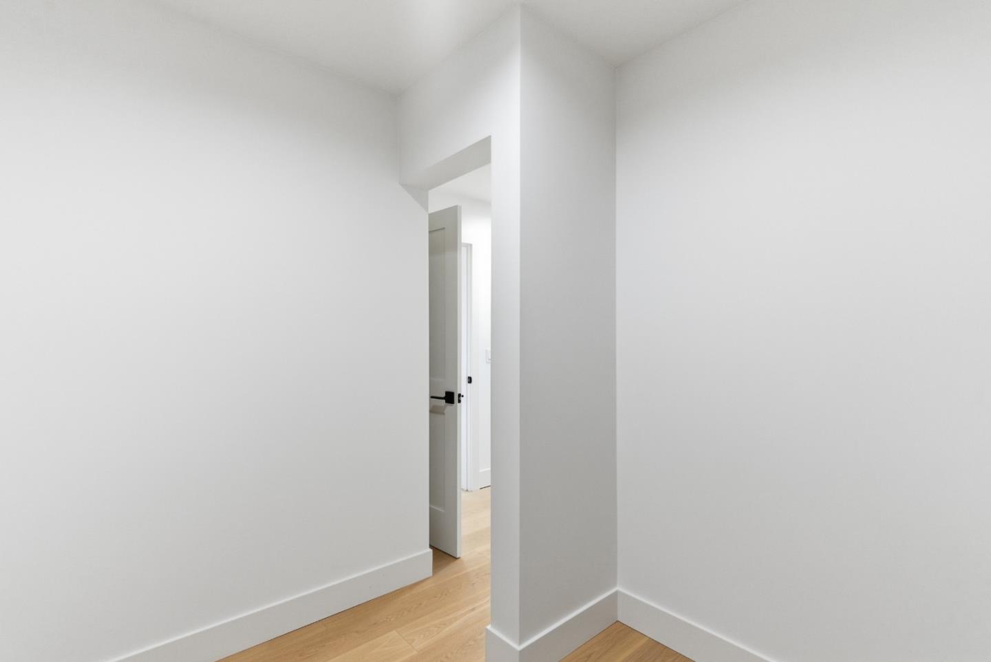 Detail Gallery Image 26 of 40 For 560 El Camino Real #207,  San Carlos,  CA 94070 - 2 Beds | 2/1 Baths