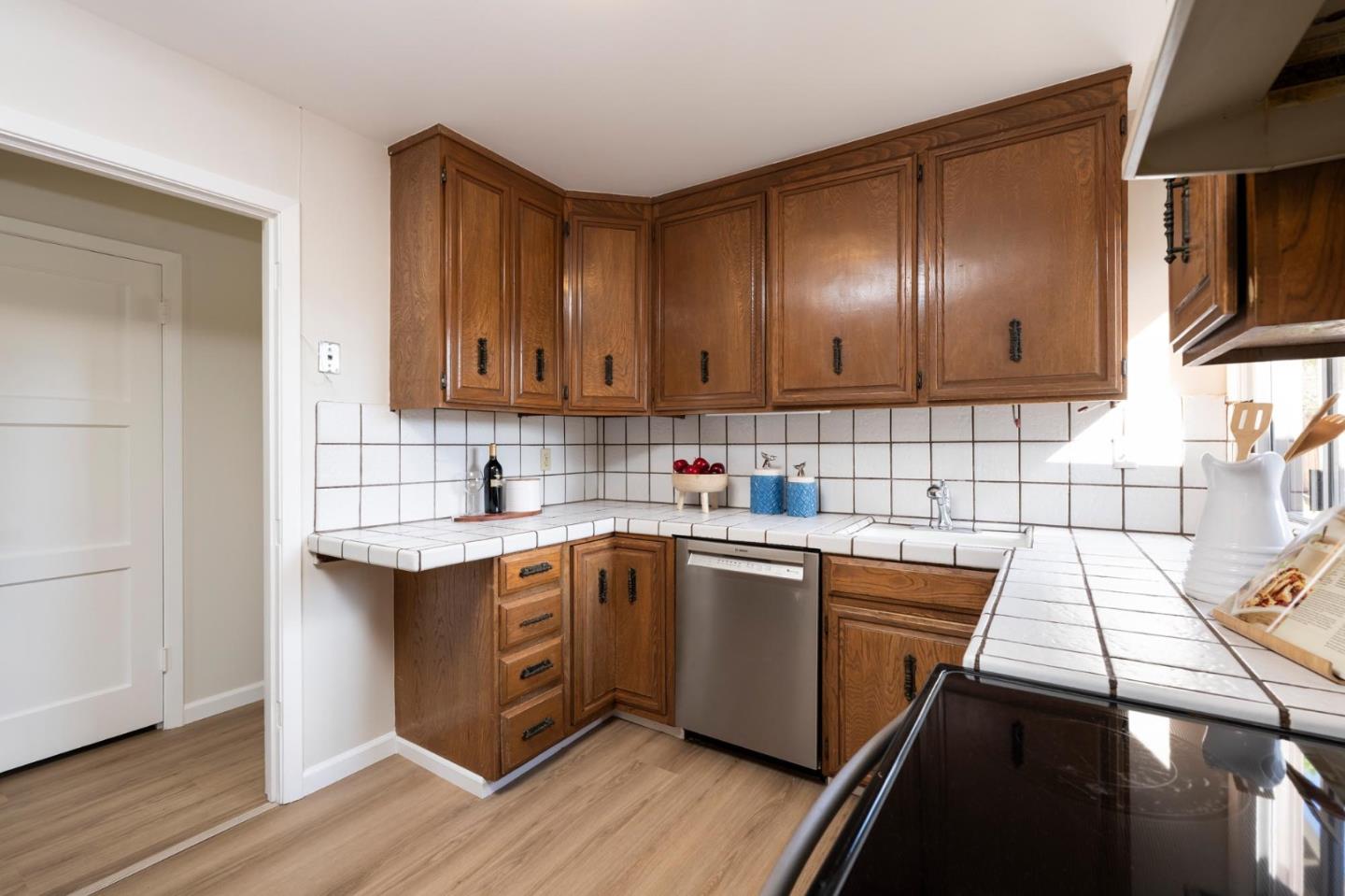 Detail Gallery Image 7 of 15 For 116 Duval Dr, South San Francisco,  CA 94080 - 3 Beds | 1 Baths