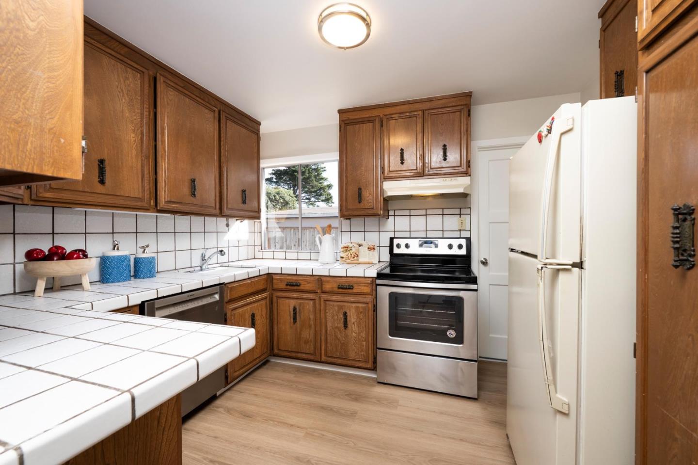 Detail Gallery Image 8 of 15 For 116 Duval Dr, South San Francisco,  CA 94080 - 3 Beds | 1 Baths