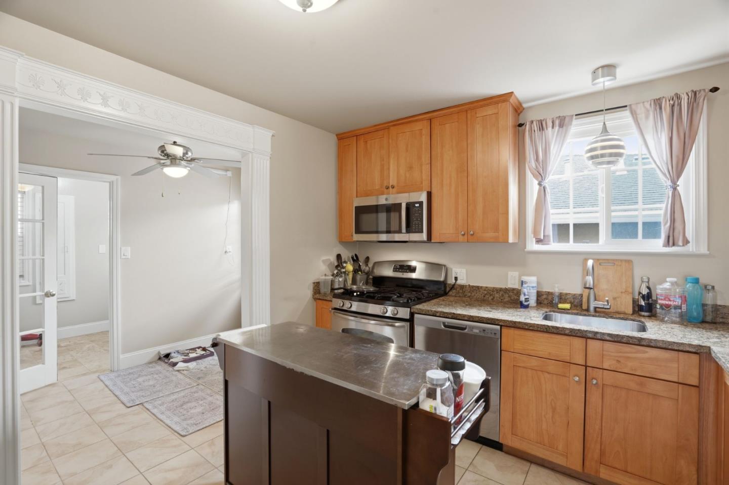 Detail Gallery Image 13 of 38 For 126 W 39th Ave, San Mateo,  CA 94403 - 3 Beds | 2 Baths