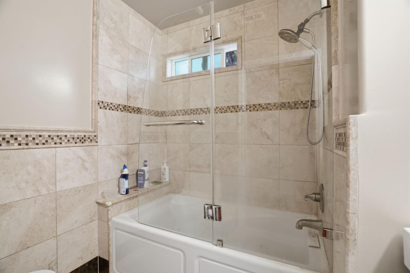 Detail Gallery Image 25 of 38 For 126 W 39th Ave, San Mateo,  CA 94403 - 3 Beds | 2 Baths