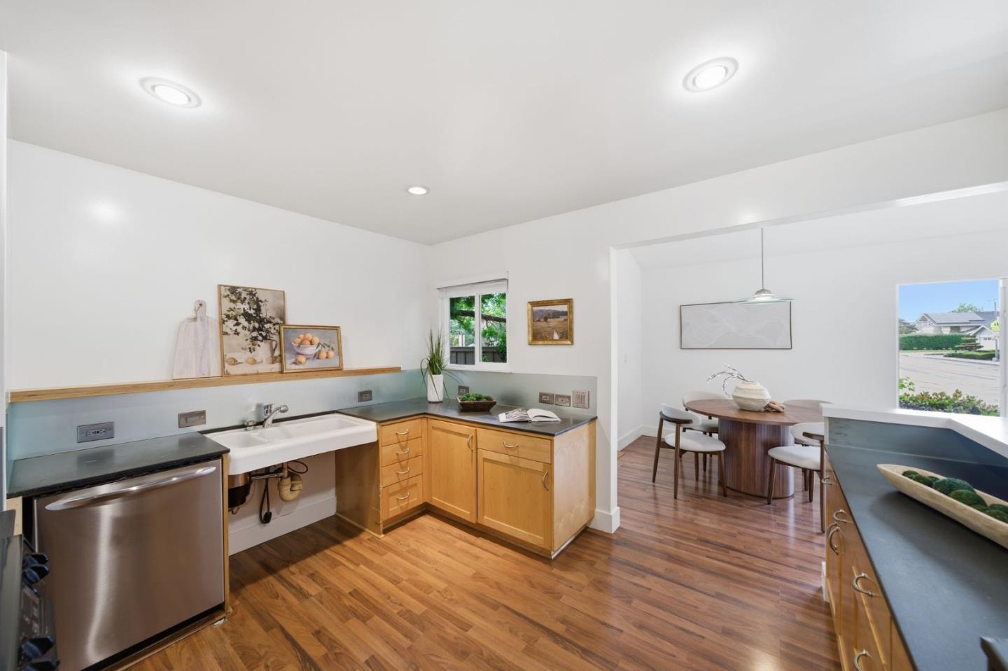 Detail Gallery Image 13 of 36 For 902 Virgo Ln, Foster City,  CA 94404 - 3 Beds | 2 Baths