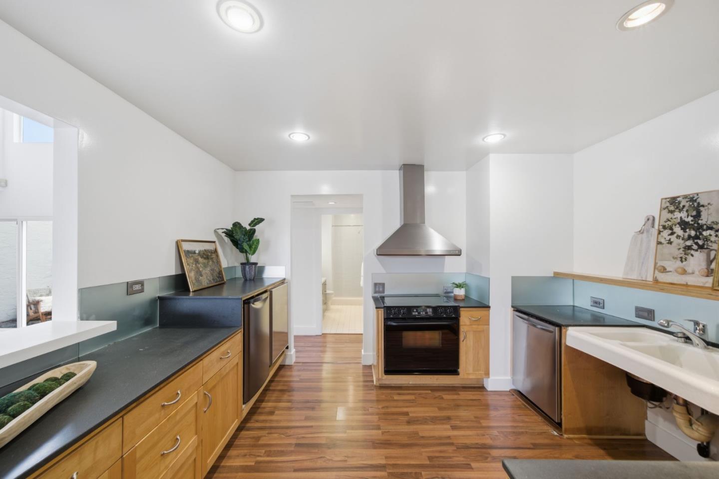 Detail Gallery Image 15 of 36 For 902 Virgo Ln, Foster City,  CA 94404 - 3 Beds | 2 Baths