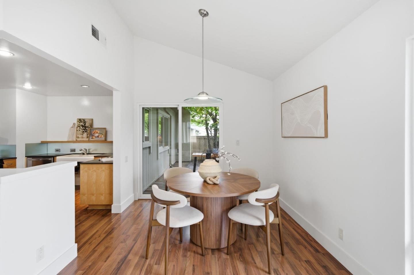 Detail Gallery Image 9 of 36 For 902 Virgo Ln, Foster City,  CA 94404 - 3 Beds | 2 Baths