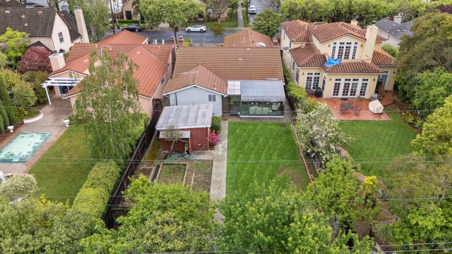 Detail Gallery Image 5 of 58 For 390 Hobart Ave, San Mateo,  CA 94402 - 3 Beds | 2 Baths