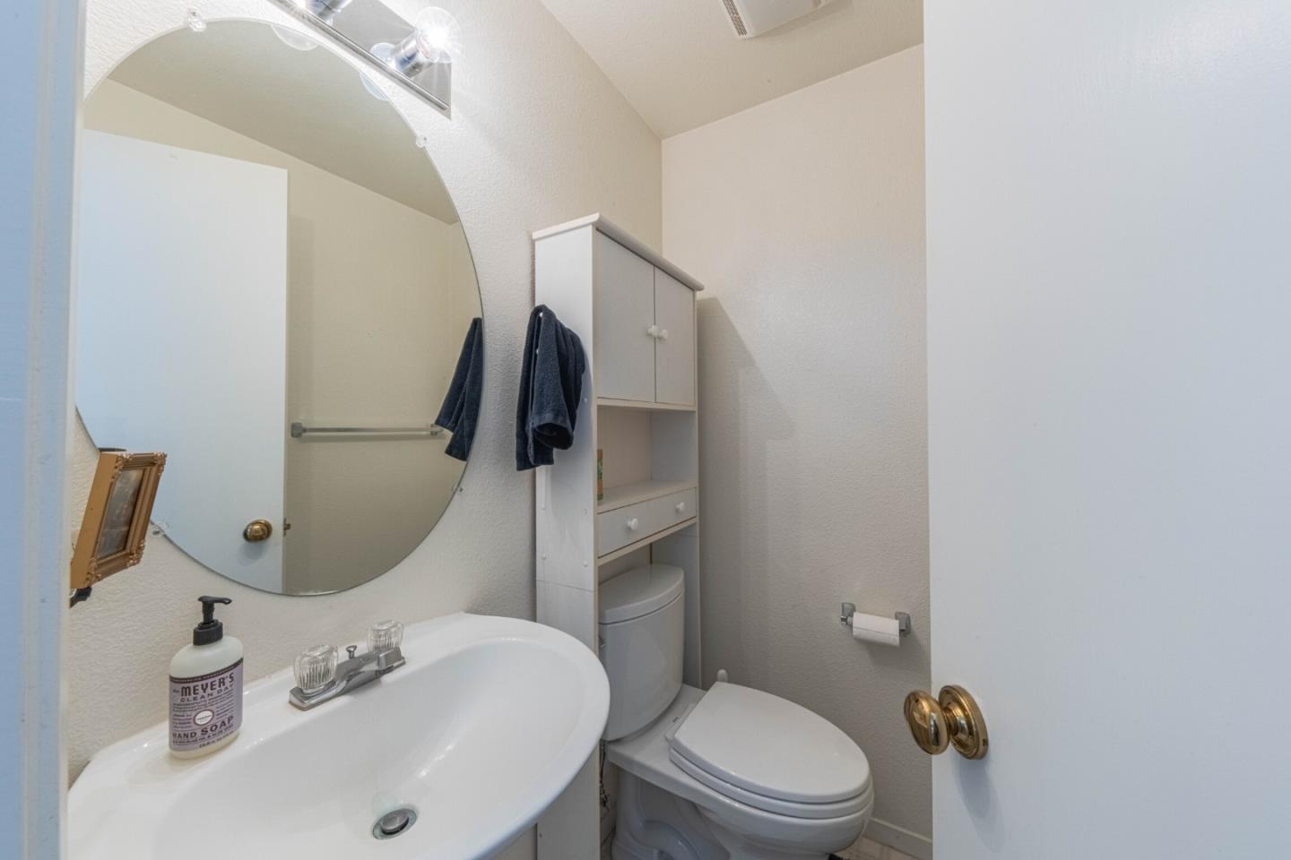 Detail Gallery Image 13 of 30 For 362 Zinfandel Way, Salinas,  CA 93906 - 3 Beds | 2/1 Baths