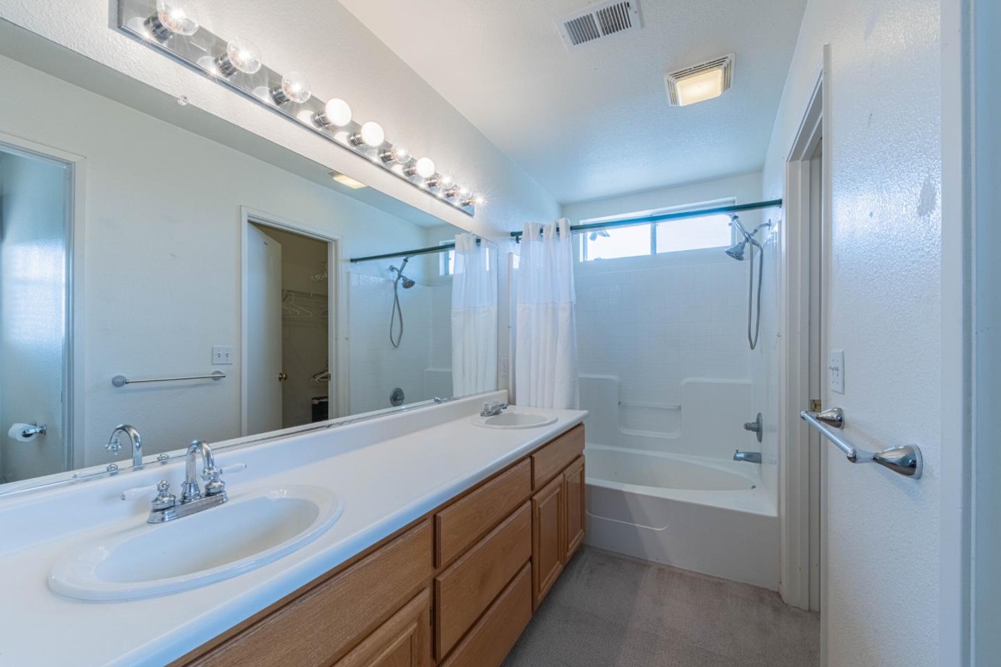 Detail Gallery Image 17 of 30 For 362 Zinfandel Way, Salinas,  CA 93906 - 3 Beds | 2/1 Baths