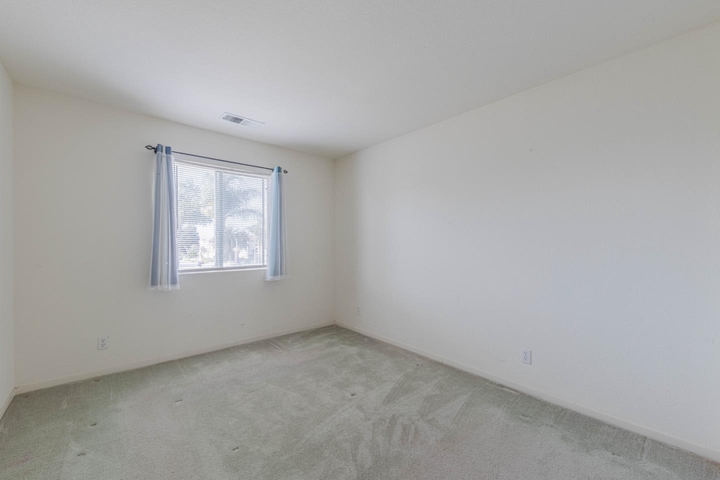 Detail Gallery Image 20 of 30 For 362 Zinfandel Way, Salinas,  CA 93906 - 3 Beds | 2/1 Baths