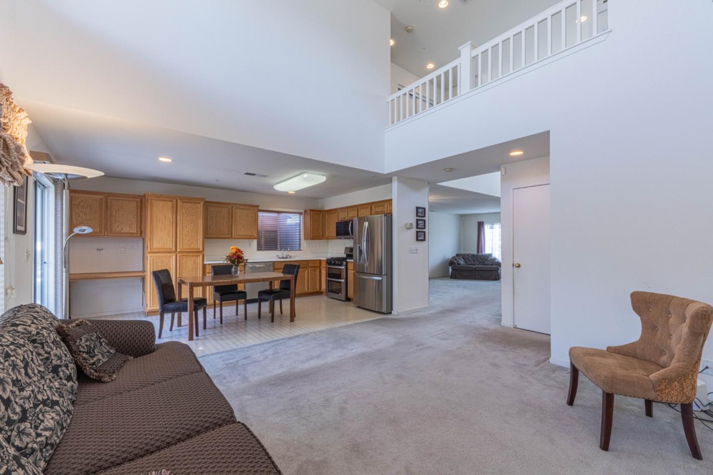 Detail Gallery Image 4 of 30 For 362 Zinfandel Way, Salinas,  CA 93906 - 3 Beds | 2/1 Baths