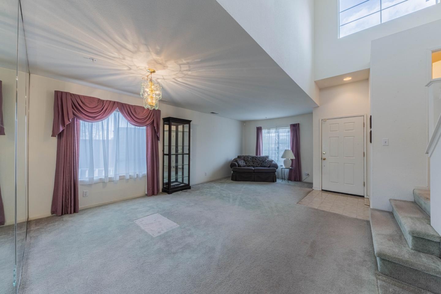 Detail Gallery Image 5 of 30 For 362 Zinfandel Way, Salinas,  CA 93906 - 3 Beds | 2/1 Baths