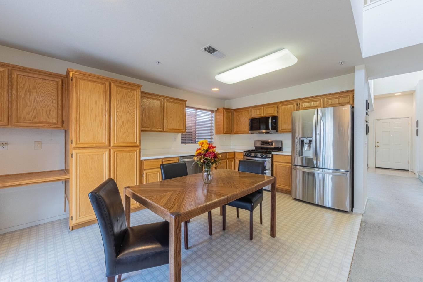 Detail Gallery Image 7 of 30 For 362 Zinfandel Way, Salinas,  CA 93906 - 3 Beds | 2/1 Baths