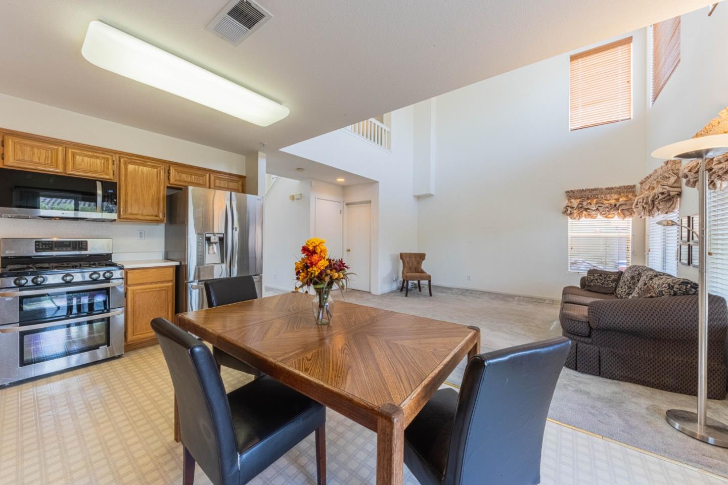 Detail Gallery Image 8 of 30 For 362 Zinfandel Way, Salinas,  CA 93906 - 3 Beds | 2/1 Baths