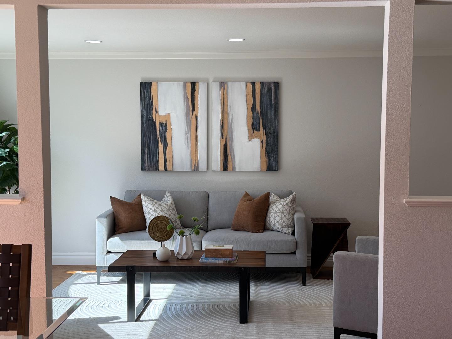 Detail Gallery Image 10 of 43 For 6273 Mountford Dr, San Jose,  CA 95123 - 5 Beds | 2/1 Baths