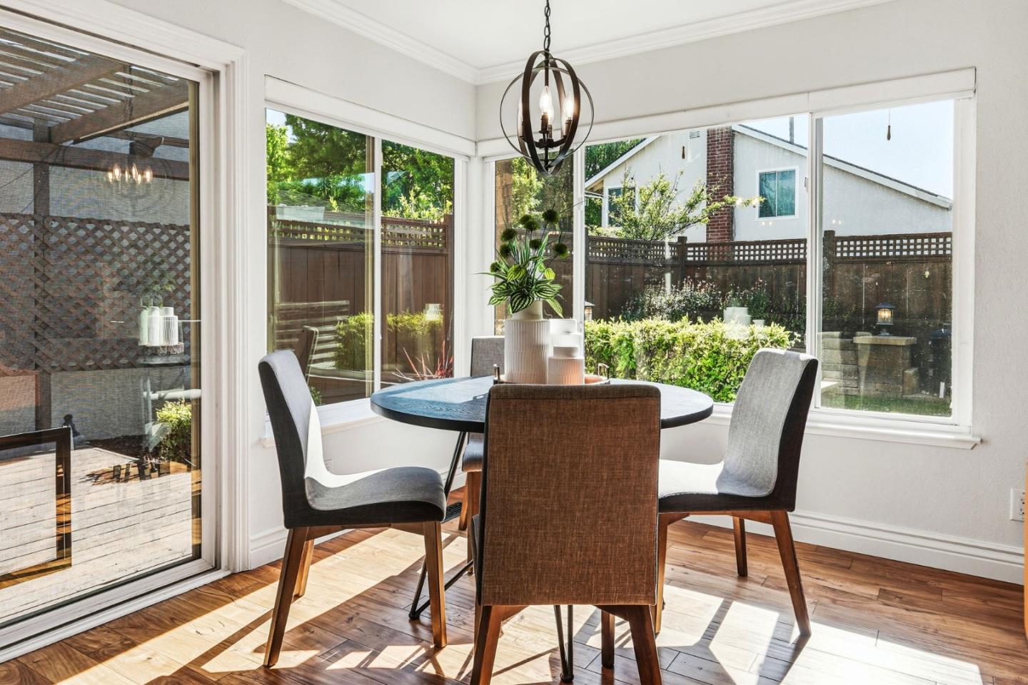 Detail Gallery Image 15 of 43 For 6273 Mountford Dr, San Jose,  CA 95123 - 5 Beds | 2/1 Baths