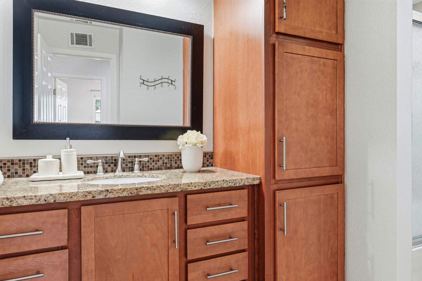 Detail Gallery Image 31 of 43 For 6273 Mountford Dr, San Jose,  CA 95123 - 5 Beds | 2/1 Baths