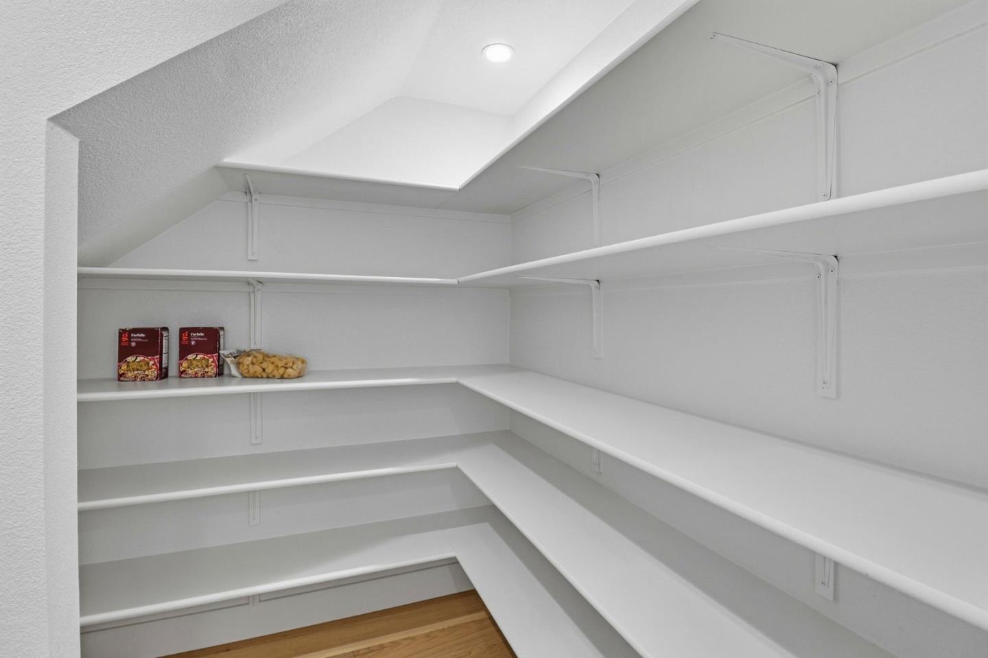 Detail Gallery Image 11 of 27 For 2871 Josephine Ln, Palo Alto,  CA 94303 - 3 Beds | 3 Baths