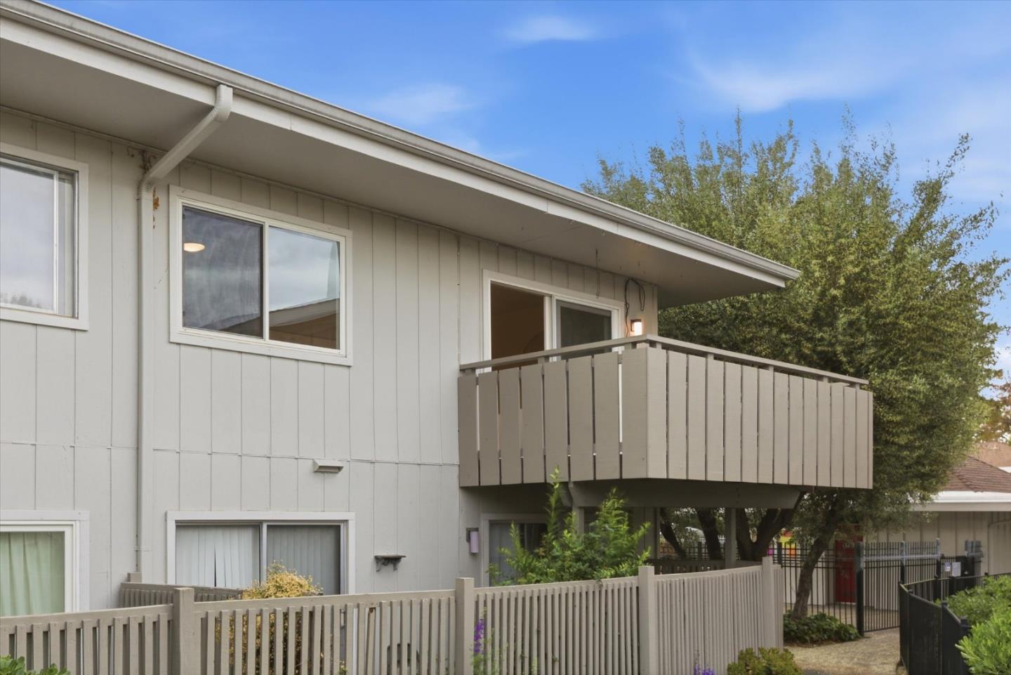 Detail Gallery Image 2 of 27 For 255 S Rengstorff Ave #58,  Mountain View,  CA 94040 - 1 Beds | 1 Baths