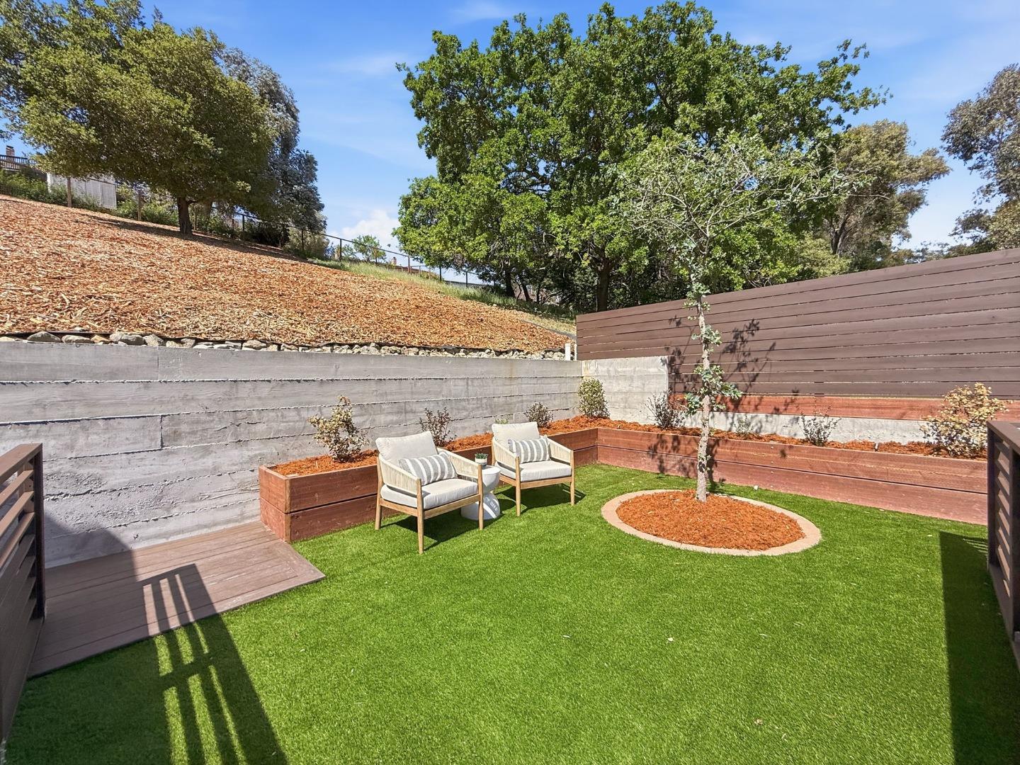 Detail Gallery Image 20 of 52 For 110 Dolton Ave, San Carlos,  CA 94070 - 5 Beds | 3/1 Baths