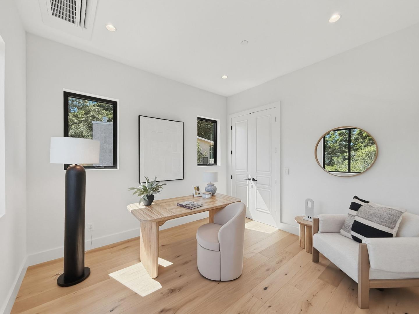 Detail Gallery Image 25 of 52 For 110 Dolton Ave, San Carlos,  CA 94070 - 5 Beds | 3/1 Baths