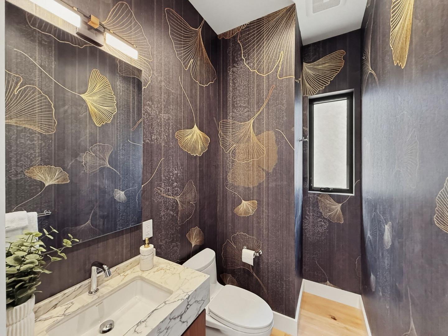 Detail Gallery Image 26 of 52 For 110 Dolton Ave, San Carlos,  CA 94070 - 5 Beds | 3/1 Baths