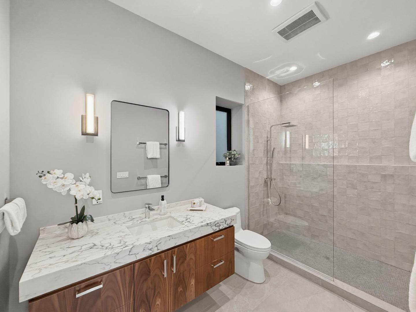 Detail Gallery Image 28 of 52 For 110 Dolton Ave, San Carlos,  CA 94070 - 5 Beds | 3/1 Baths