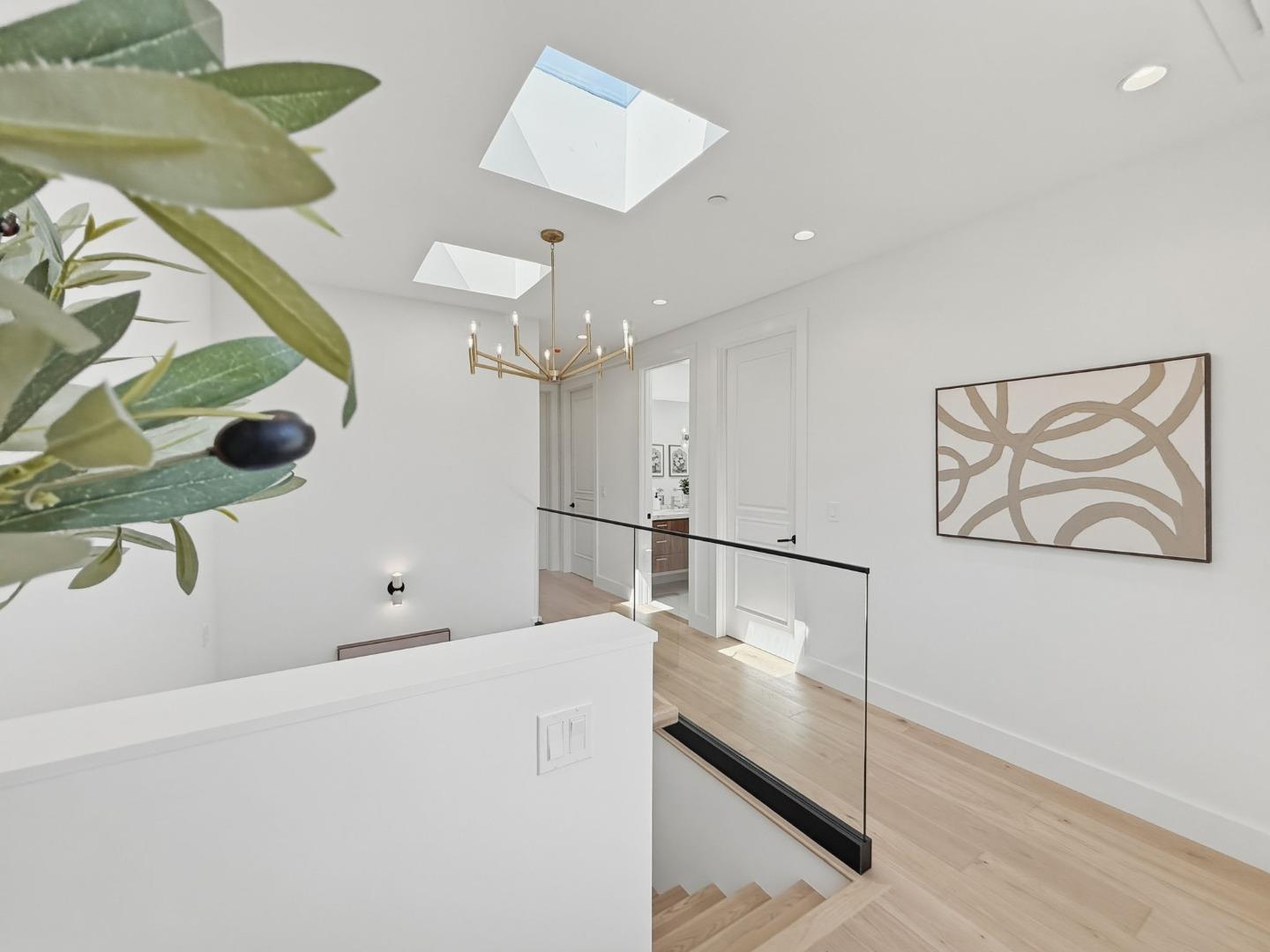 Detail Gallery Image 29 of 52 For 110 Dolton Ave, San Carlos,  CA 94070 - 5 Beds | 3/1 Baths