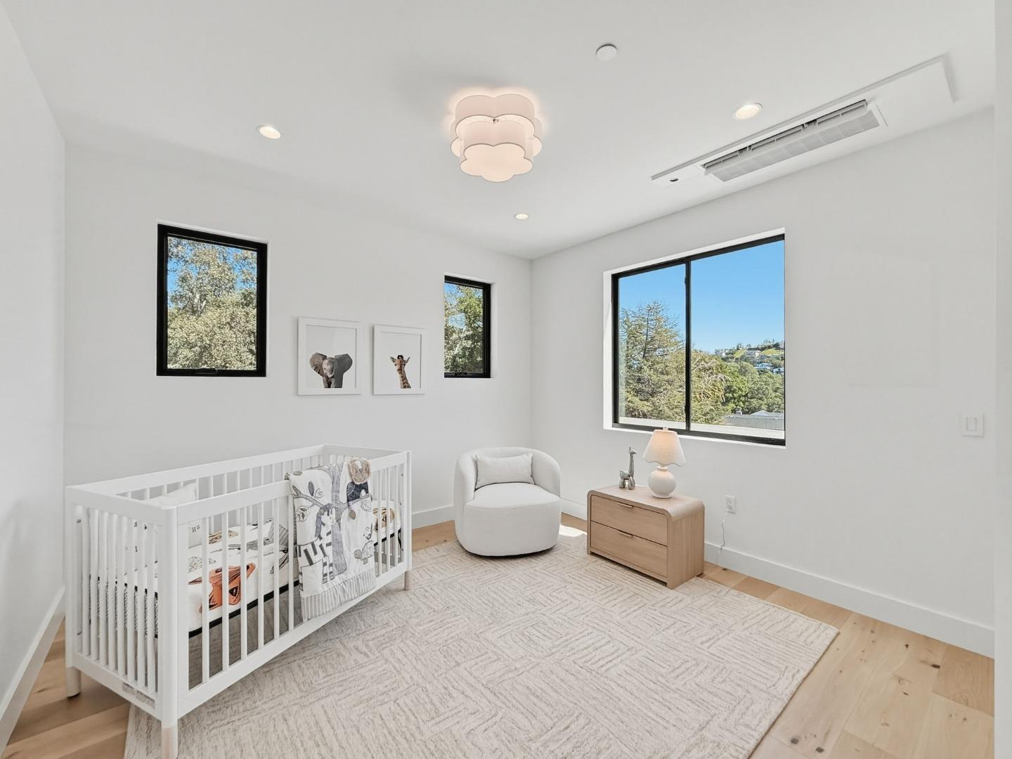 Detail Gallery Image 30 of 52 For 110 Dolton Ave, San Carlos,  CA 94070 - 5 Beds | 3/1 Baths