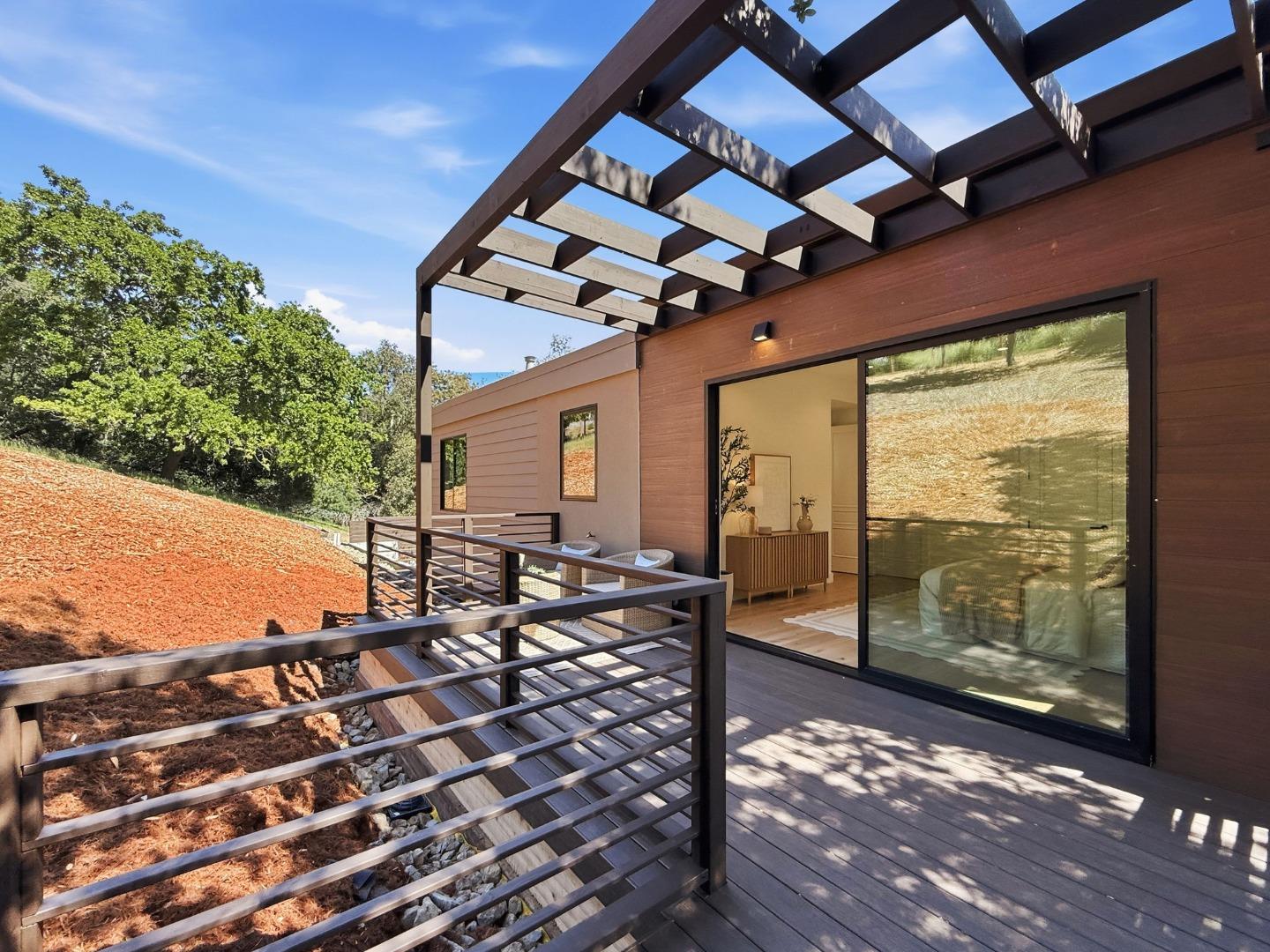 Detail Gallery Image 39 of 52 For 110 Dolton Ave, San Carlos,  CA 94070 - 5 Beds | 3/1 Baths