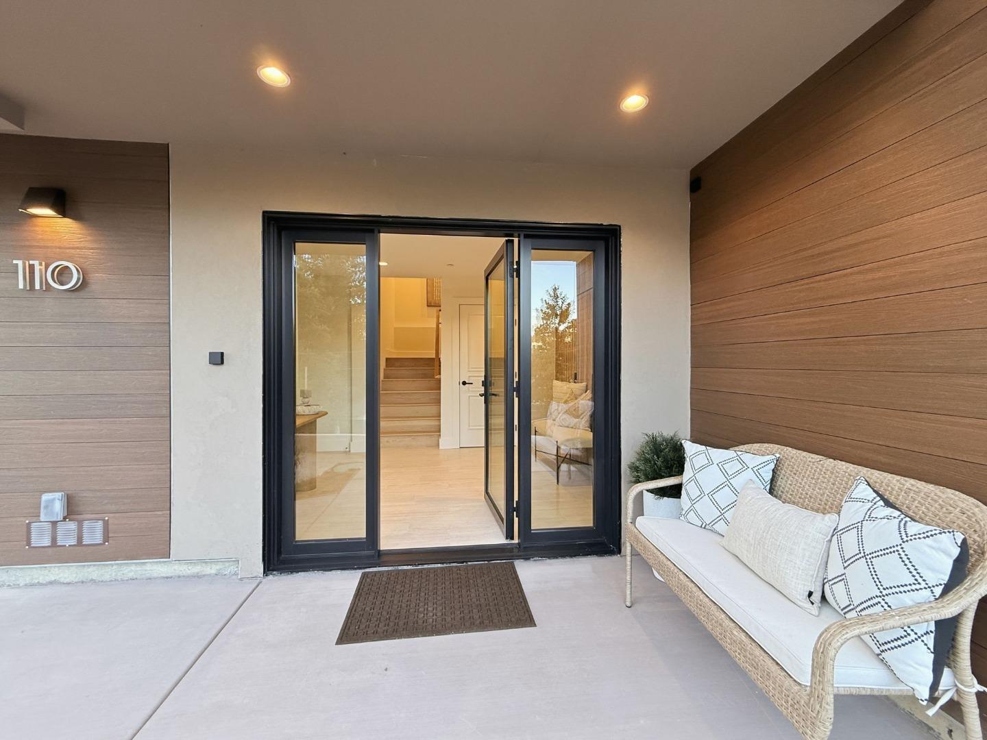 Detail Gallery Image 4 of 52 For 110 Dolton Ave, San Carlos,  CA 94070 - 5 Beds | 3/1 Baths