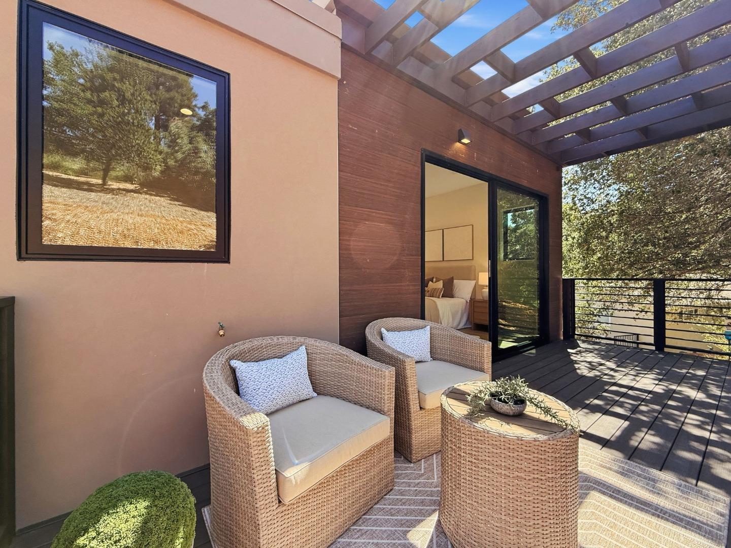 Detail Gallery Image 40 of 52 For 110 Dolton Ave, San Carlos,  CA 94070 - 5 Beds | 3/1 Baths