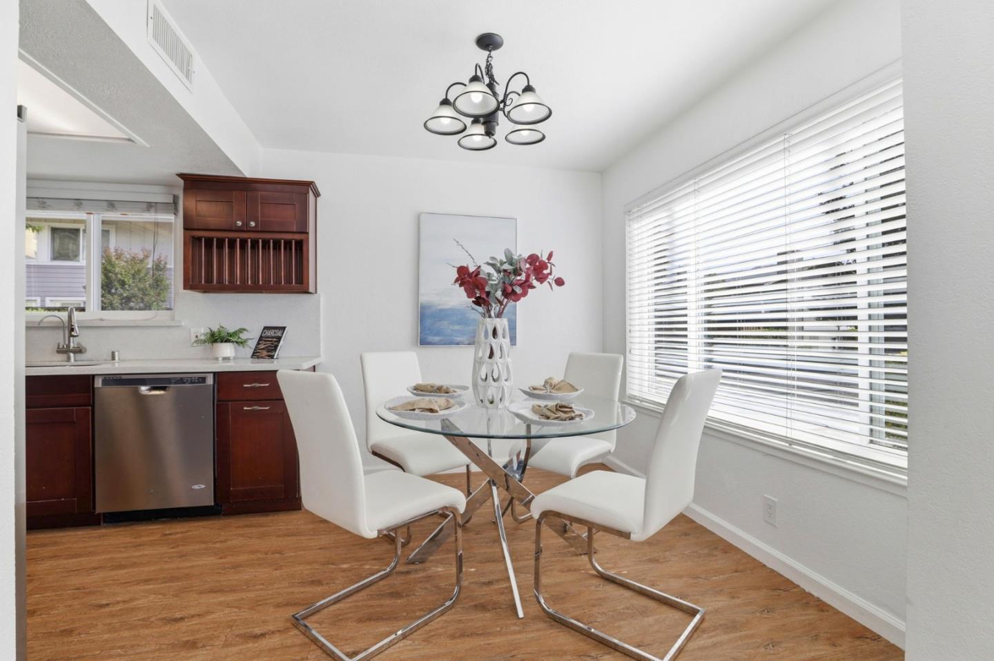 Detail Gallery Image 10 of 37 For 833 S San Tomas Aquino Rd a,  Campbell,  CA 95008 - 2 Beds | 2 Baths