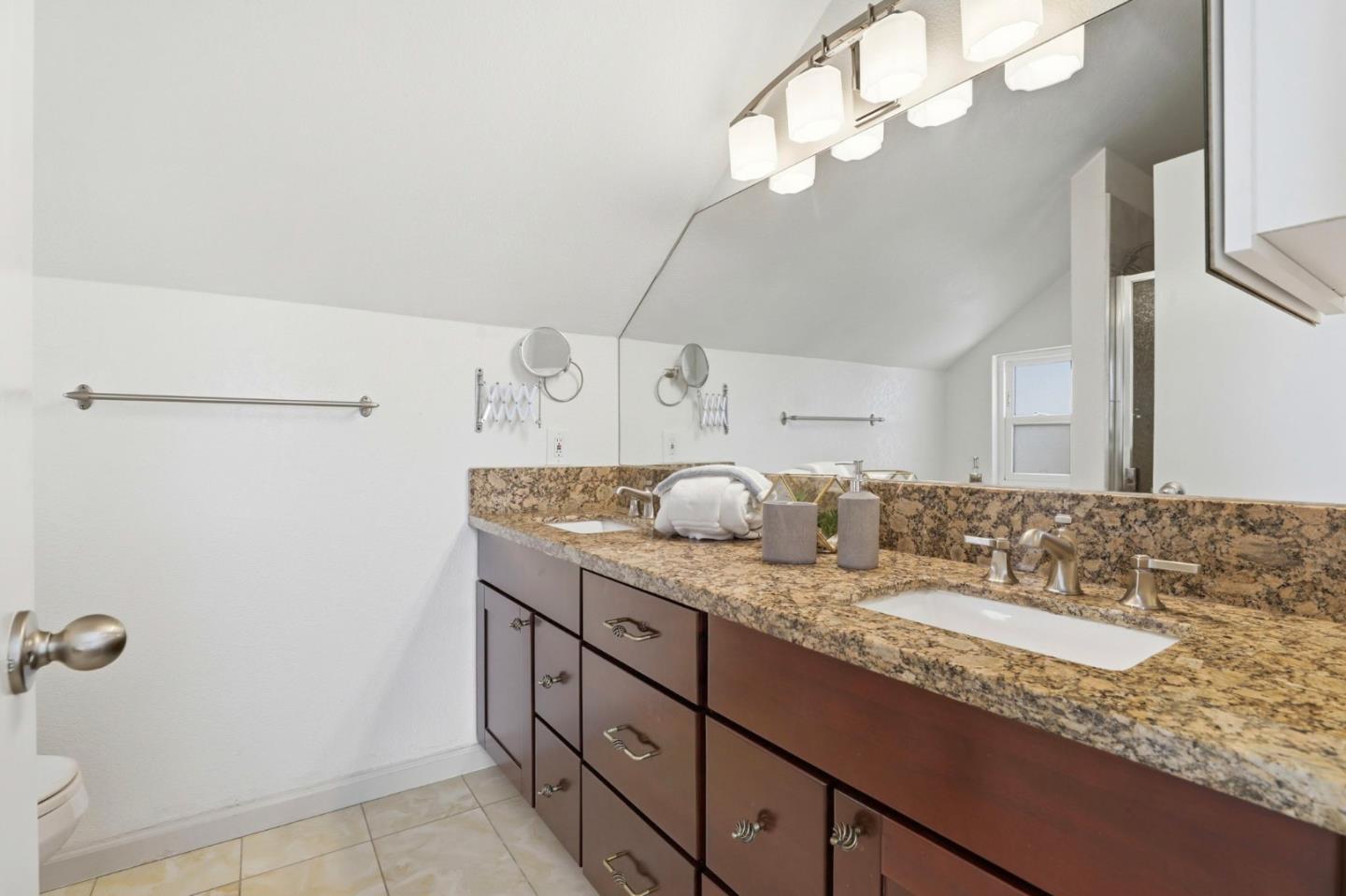 Detail Gallery Image 18 of 37 For 833 S San Tomas Aquino Rd a,  Campbell,  CA 95008 - 2 Beds | 2 Baths